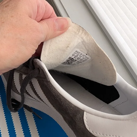 Adidas Gazelle Gray Sneakers MEN'S SIZE 7 - WOMEN'S SIZE 8 - Picture 4 of 10